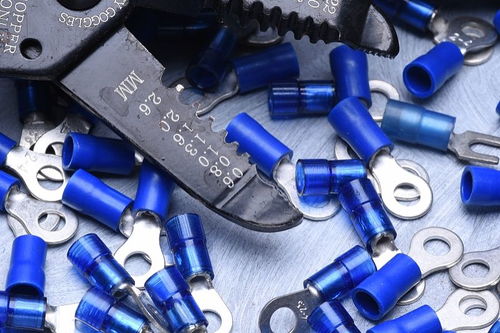 如何選擇優(yōu)質(zhì)的汽車易損件汽配加盟品牌